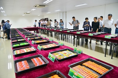 中国肉类协会组织中国肉类食品安全信用体系示范单位赴郑州双汇考察交流学习